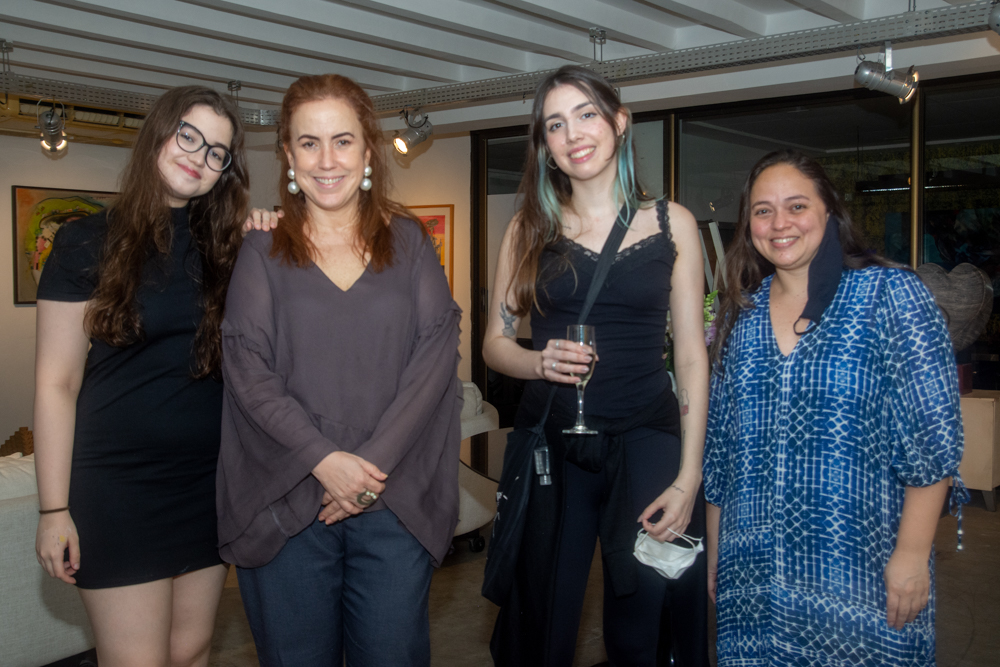 Valentina E Marcela Brasileiro, Andrea Dalveroni E Evelane Dias