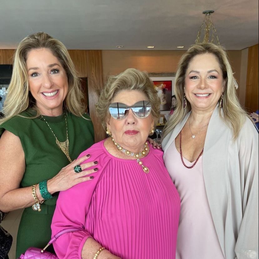 Sara Philomeno recebe Letícia Linton para lançamento de seu perfume em Fortaleza Sara Philomeno recebe Letícia Linton para lançamento de seu perfume em Fortaleza