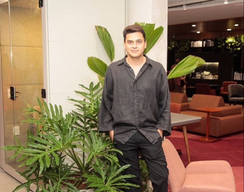 Pablo Guterres pilota a inauguração do novo showroom da Desco Corporativo Inteligente