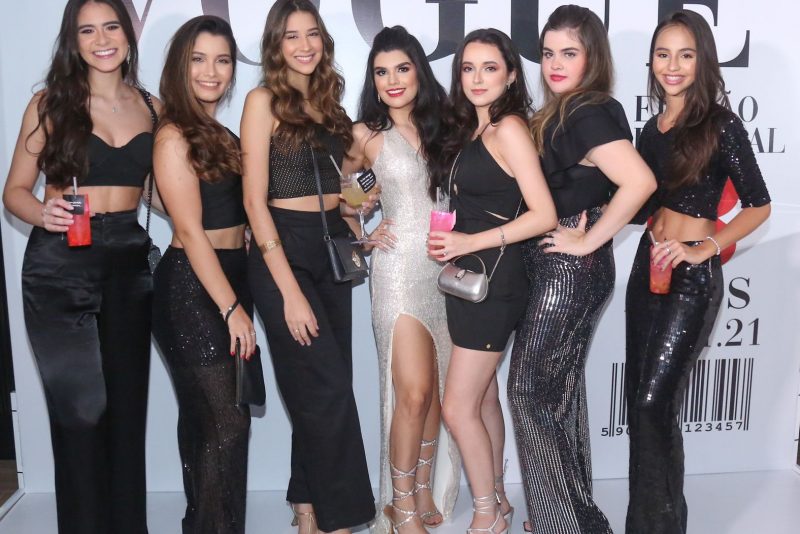 Sessão Parabéns - Charme e sofisticação marcam a festa de 18 anos de Marcelle Câmara