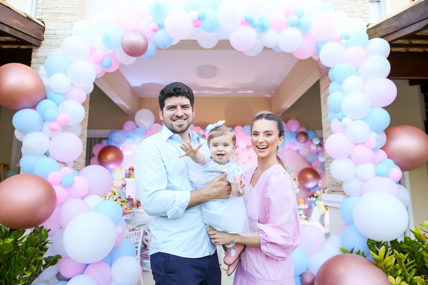 Laime e Lucas Câmara celebram o primeiro aniversário da herdeira Alice