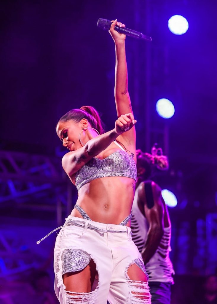 
				Anitta
				