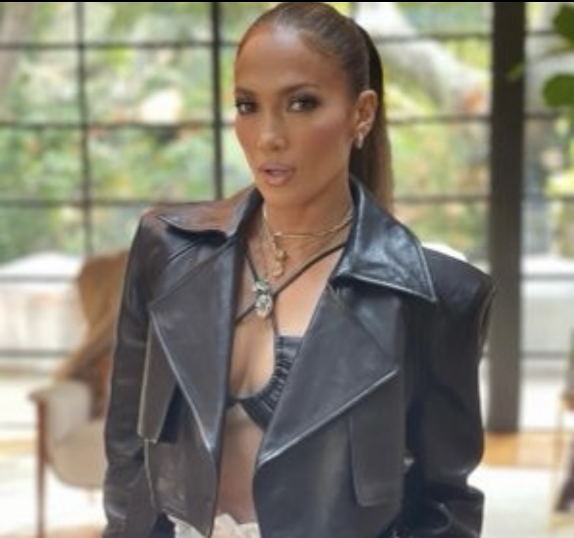 Jennifer Lopez brilha usando joias icônicas da Bulgari