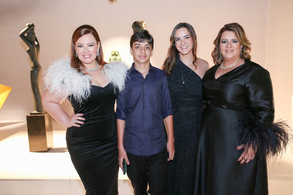 Aline Barroso, João, Renata E Claudia Felix