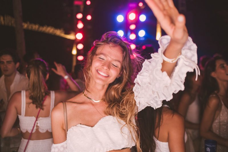 Spectrum Eye - Deejay Bakermat incendeia o Réveillon Arcanjos, na Praia do Francês, em Alagoas