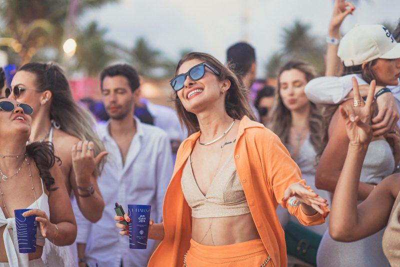 Spectrum Eye - Deejay Bakermat incendeia o Réveillon Arcanjos, na Praia do Francês, em Alagoas