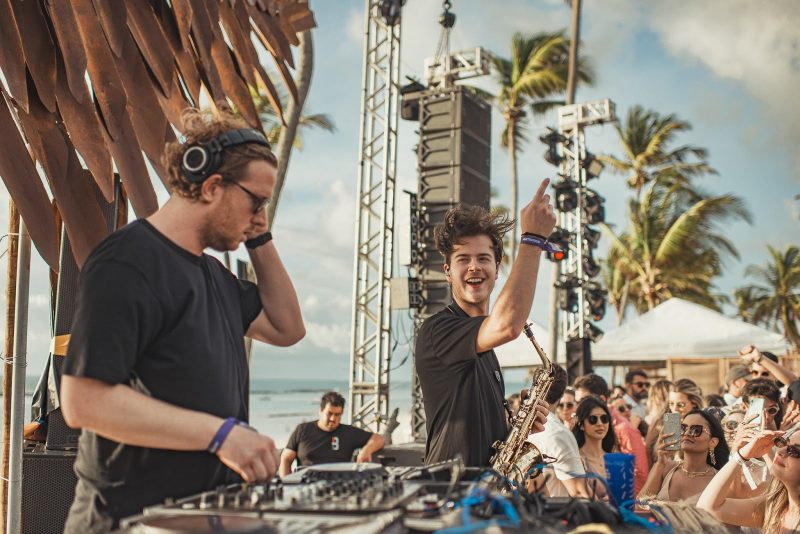 Spectrum Eye - Deejay Bakermat incendeia o Réveillon Arcanjos, na Praia do Francês, em Alagoas