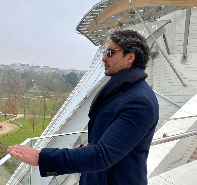 Em Paris, Rodrigo Porto visita a Fundação Louis Vuitton