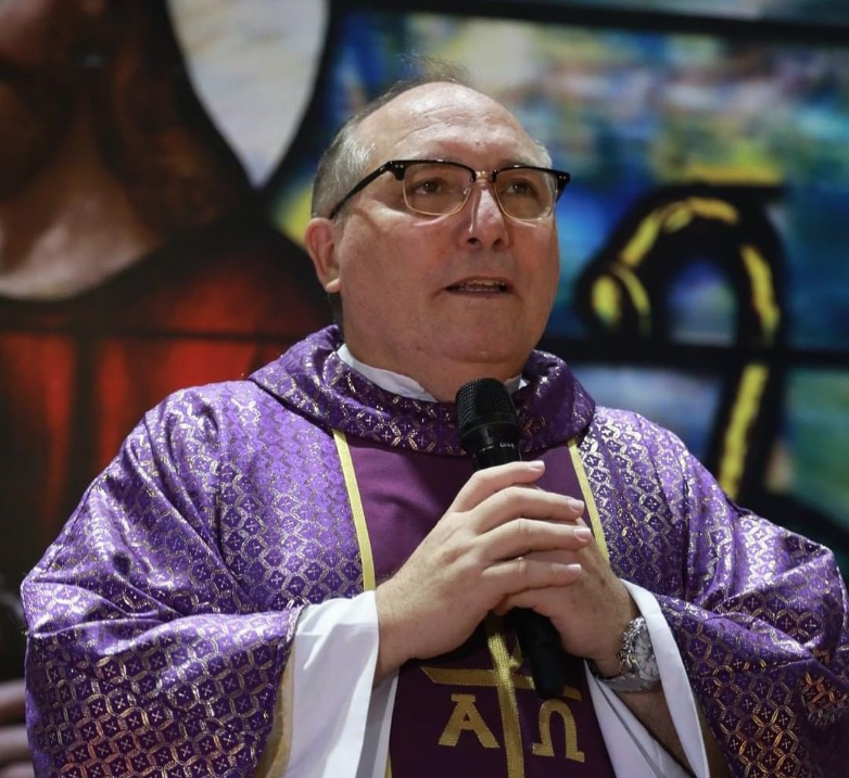 Padre Eugênio Pacelli inaugura nova cafeteria no Mosteiro dos Jesuítas