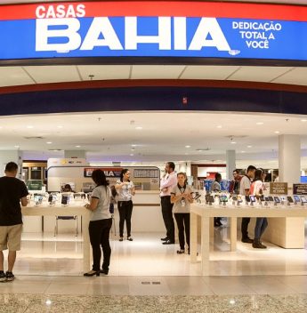 Casas Bahia registra prejuízo de R$ 1,5 bilhão no quarto trimestre, apesar de avanço nas vendas