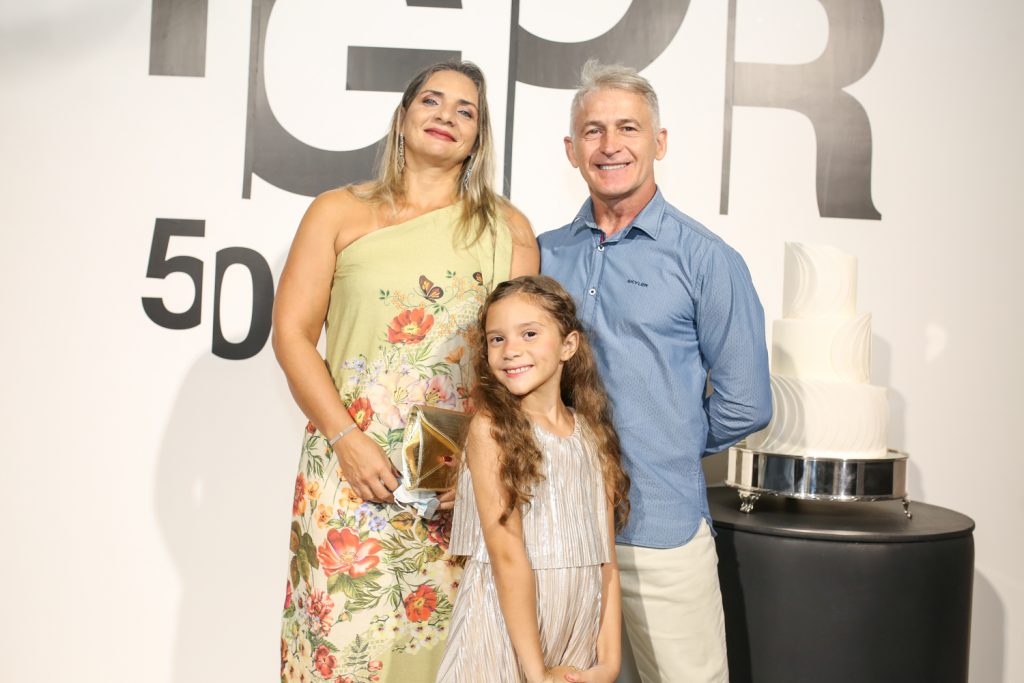 Daniele,laura E Osterval Tavares