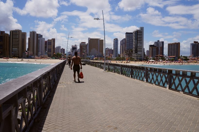 Prefeitura de Fortaleza discute concessão dos espigões da Beira Mar que devem gerar R$ 20 milhões em investimentos