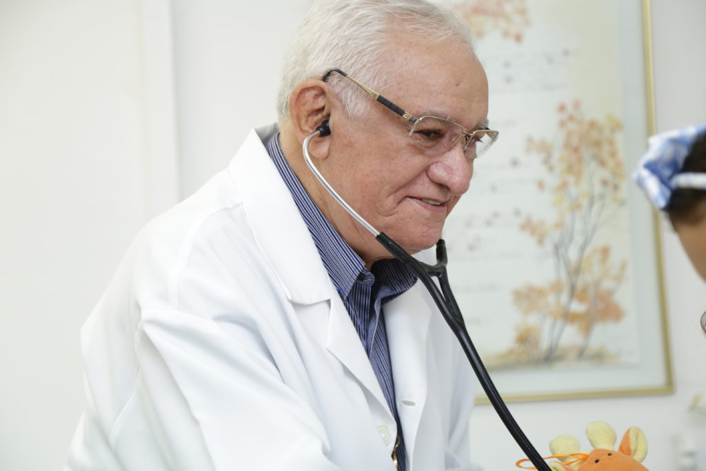 Dr. Alberto Lima de Souza: profissionalismo, dedicação e amor pela medicina Dr. Alberto Lima de Souza: profissionalismo, dedicação e amor pela medicina
