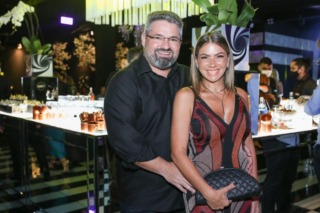 Mario E Vanessa Queiros