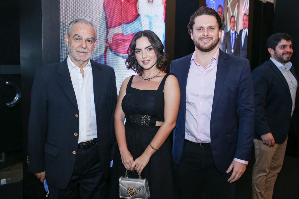 Max Perlingeiro,maria Braz E Victor Perlingeiro