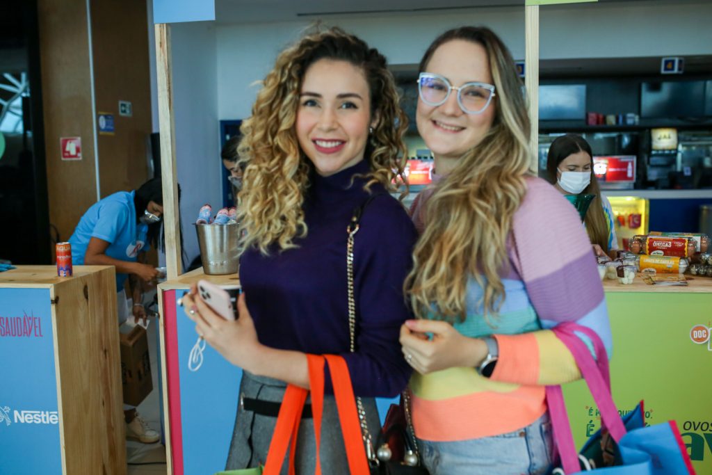 Thais Rocha E Lara Luppi