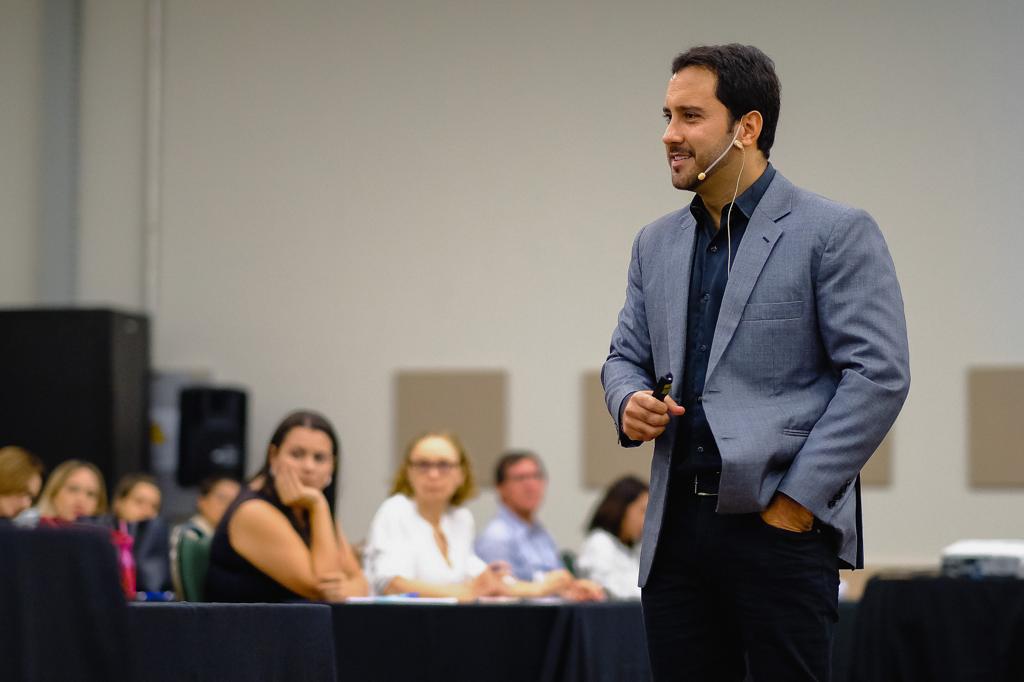 Mentor de executivos, Marcos Tito participa do maior ecossistema de vendas do Brasil