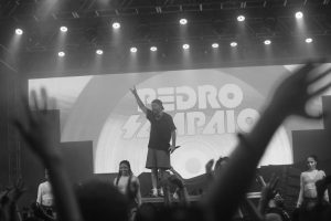 51909762864 Aa70d31afc B