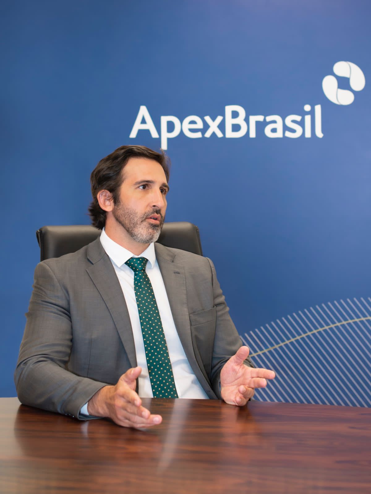 Diretor da Apex-Brasil, Lucas Fiúza, faz a abertura do Agro Meet & Export Israel promovido pela APEX-BRASIL