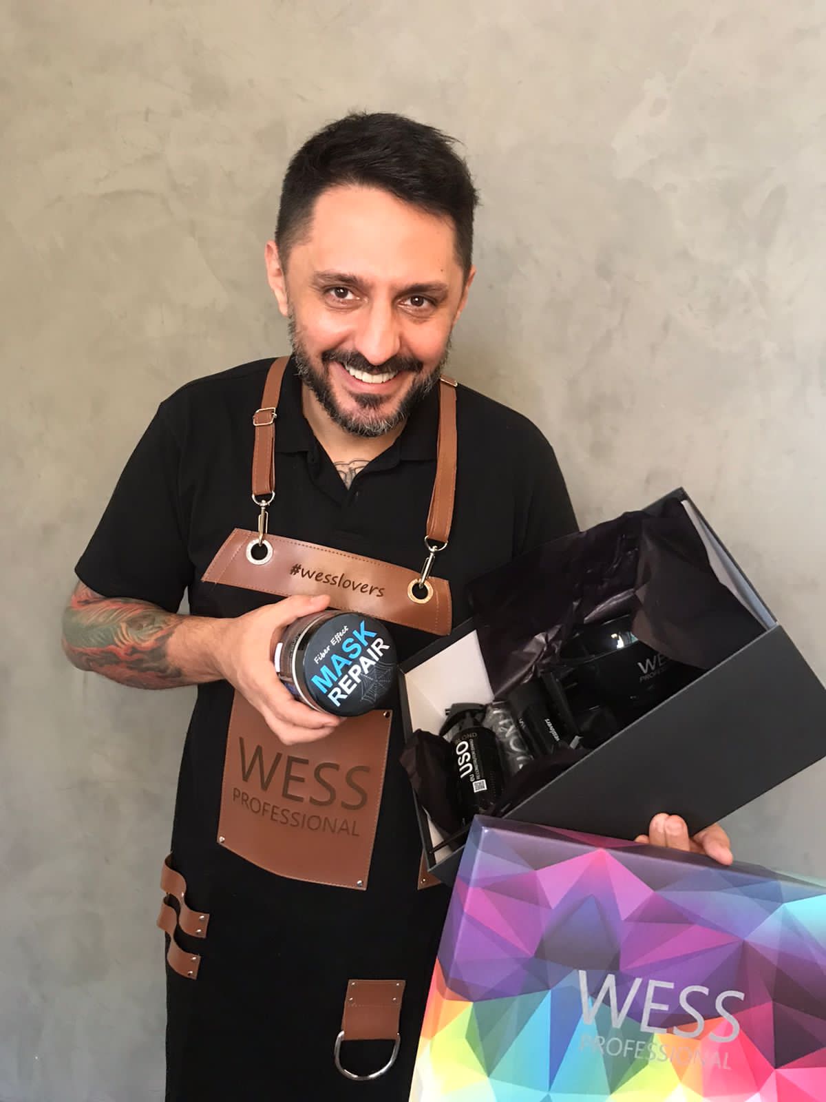 Sérgio G recebe Wess Professional para lançamento da linha de descoloração 100% vegana Sérgio G recebe Wess Professional para lançamento da linha de descoloração 100% vegana