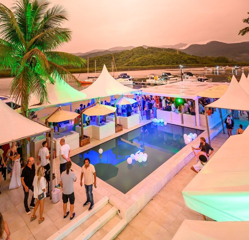 Grupo PHD Entretenimento inaugura Beach Restaurant “Tetto y Aragon Playa” no Guarujá