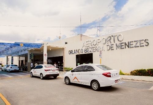 Aeroporto de Juazeiro do Norte tem incremento de voos no período junino Aeroporto de Juazeiro do Norte tem incremento de voos no período junino