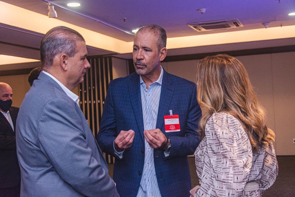 Alexandre Sales, Regis Medeiros E Emilia Buarque