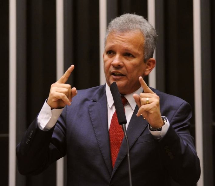 André Figueiredo defende segurança jurídica aos conselhos de Educação Física