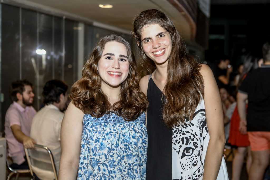 Beatriz Hiluy E Lara Vasconcelos