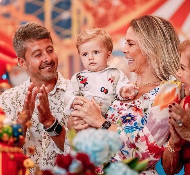 Com tema de circo, Gabrielle Freire Mocellin comemora primeiro aniversário do filho Gabriel
