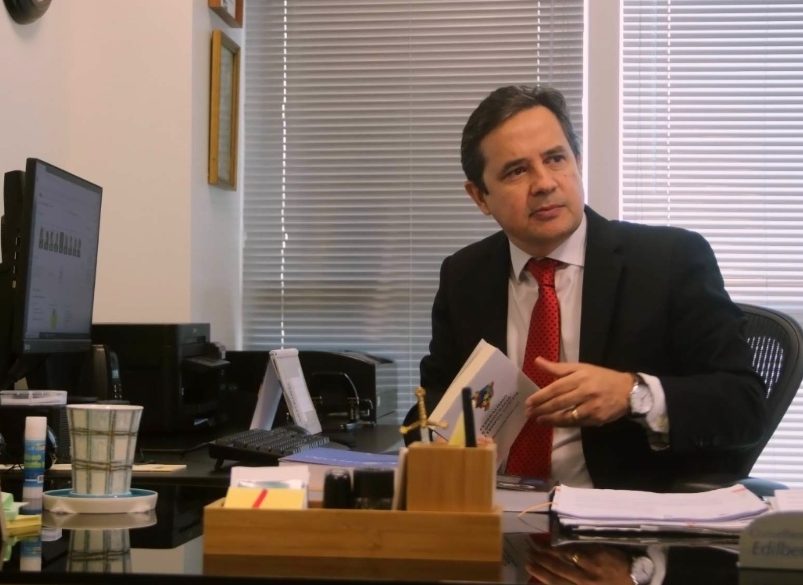 Edilberto Pontes assumirá a presidência do Instituto Rui Barbosa na terça-feira Edilberto Pontes assumirá a presidência do Instituto Rui Barbosa na terça-feira