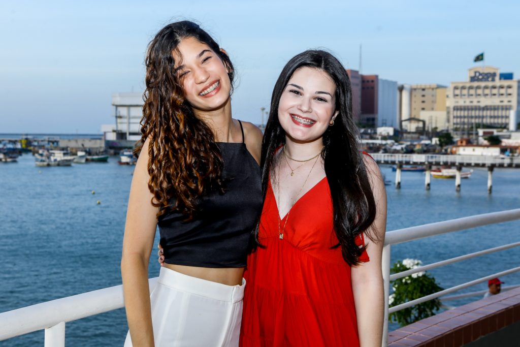 Giulia Sampaio E Beatrice Vasconcelos