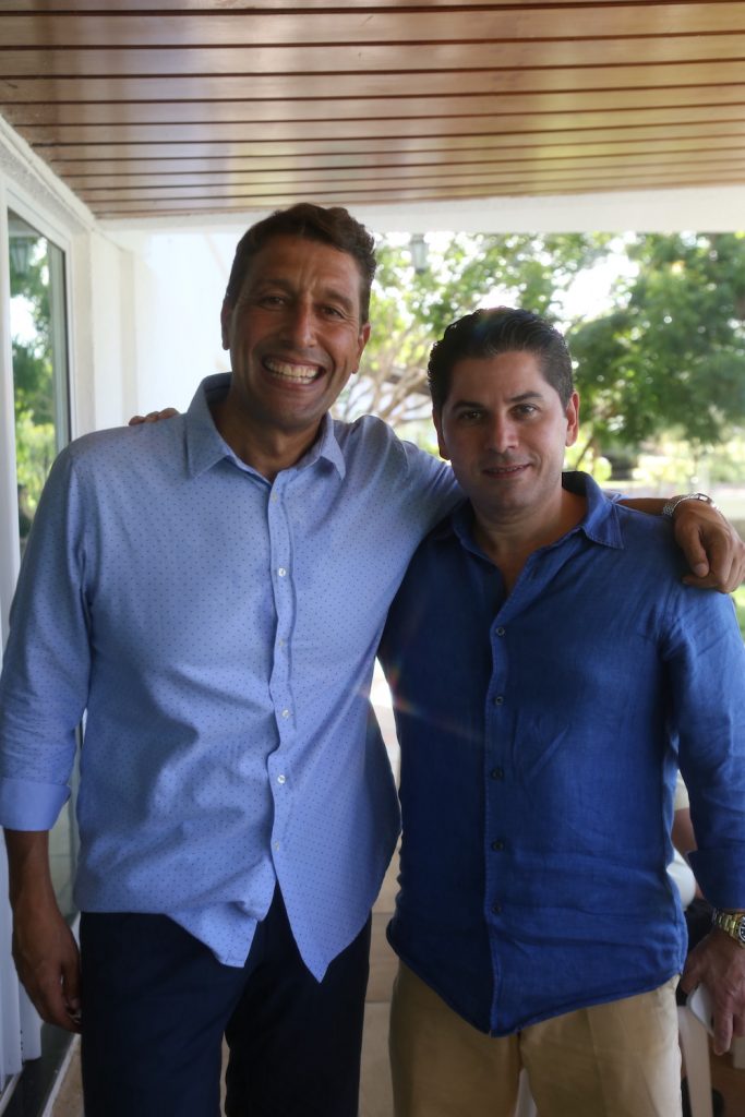
				Gony Arruda E Pompeu Vasconselos 
				