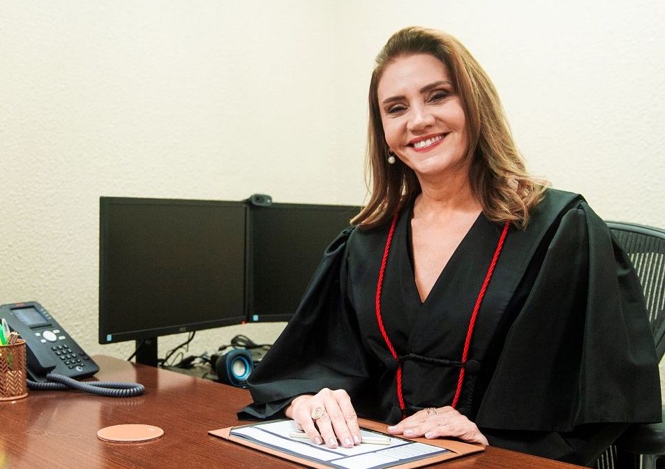 Juíza Joriza Magalhães toma posse como desembargadora do TJCE