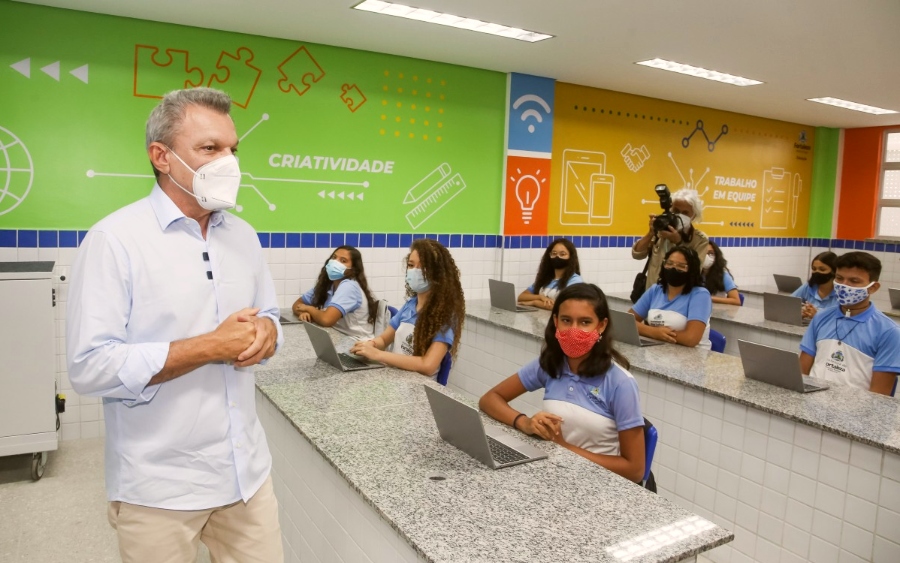 José Sarto entrega nova Escola de Tempo Integral no bairro Autran Nunes