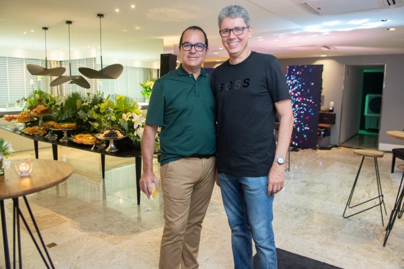 B-DAY - Com atmosfera de boas energias, Leonardo Albuquerque reúne família e amigos para brindar chegada de nova idade