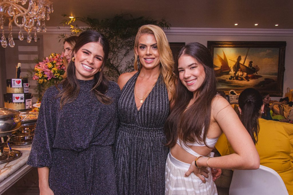 Leticia, Leticia E Lais Studart