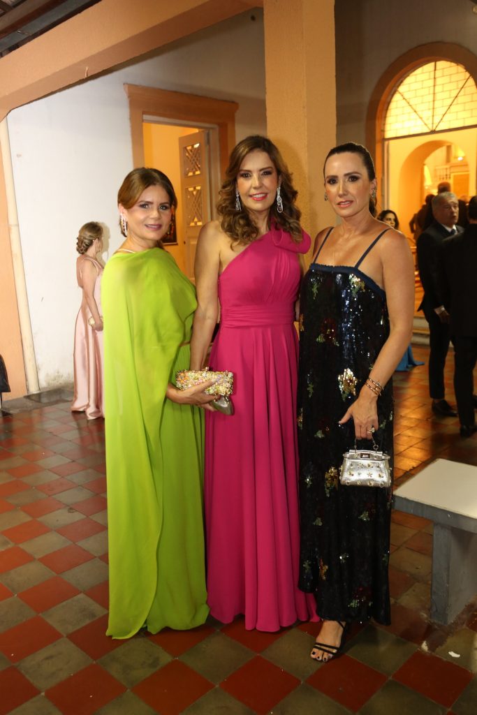 Liliana Linhares , Rosely Nogueira,e Roberta Nogueira