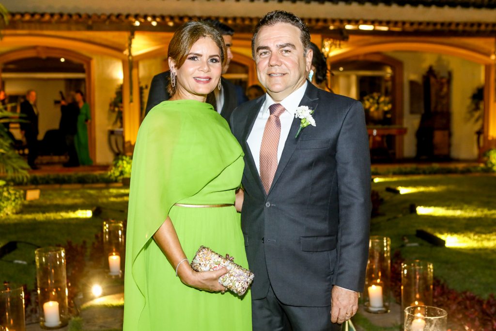 Liliane E Fernando Linhares