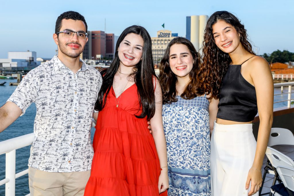 Luis Felipe, Beatrice Vasconcelos, Beatriz Hiluy E Giulia Sampaio