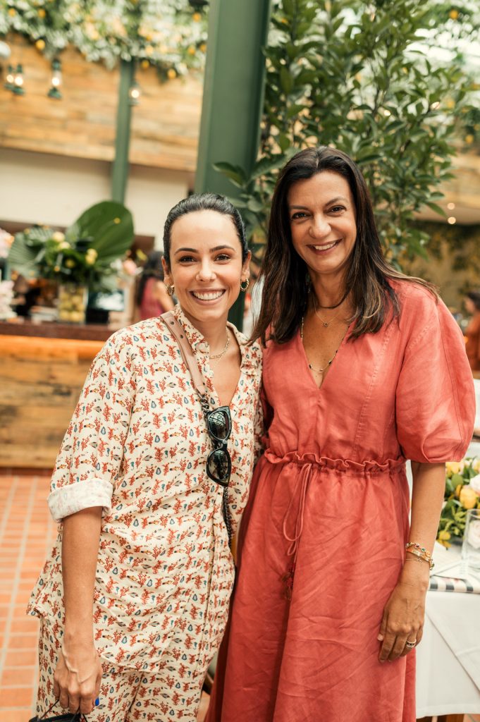 Maria Laura Neves E Maria Laura Santos
