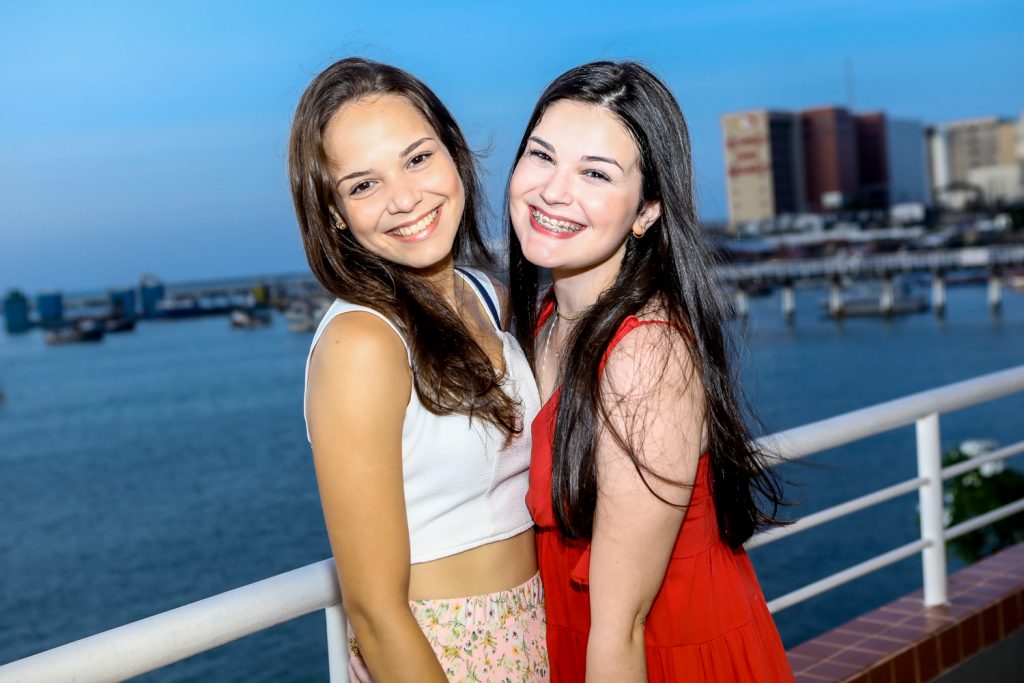 Marina Caroline E Beatrice Vasconcelos