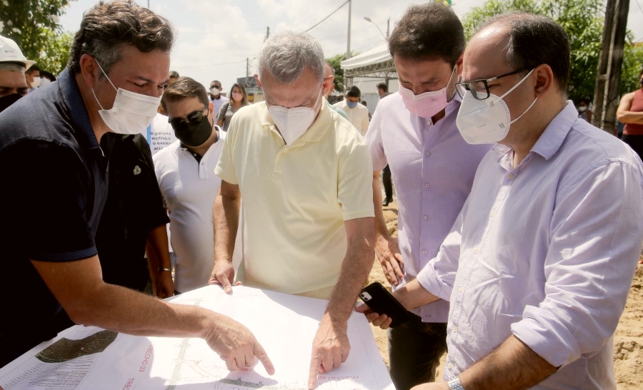 Prefeitura de Fortaleza inicia obras do ‘Meu Bairro Empreendedor’ no Pirambu Prefeitura de Fortaleza inicia obras do ‘Meu Bairro Empreendedor’ no Pirambu