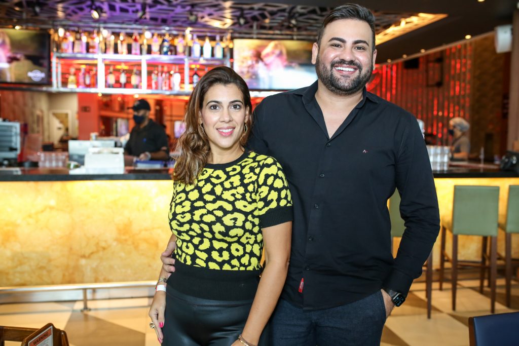 Miriam Bastos E Rodolfo Santiago