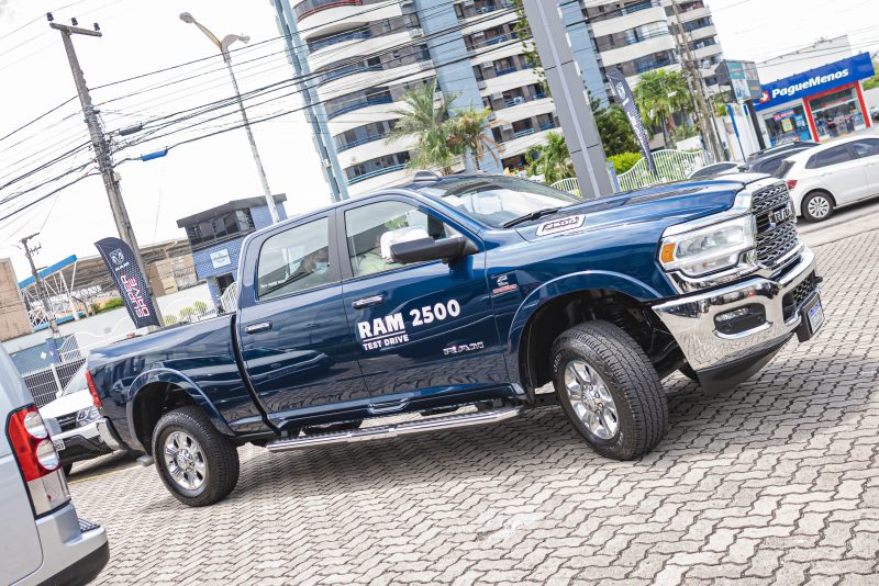Mercado automotivo - Newsedan Fortaleza promove churrasco para lançar novo modelo RAM
