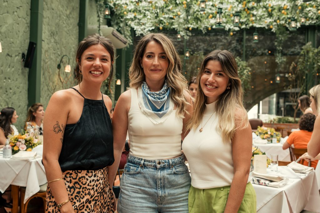Paola Leme, Carlota Costa E Carol Bertoni