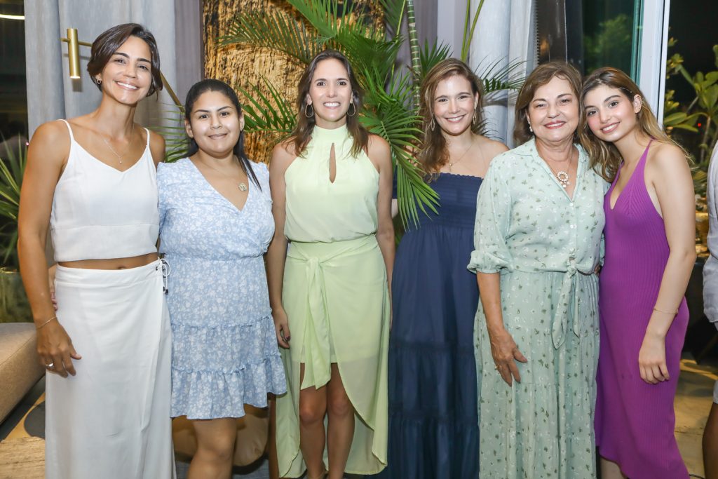 Patricia Studart, Bia Mesquita, Renata Santos, Ticiana Studart, Ana Studart E Lara Vale (2)