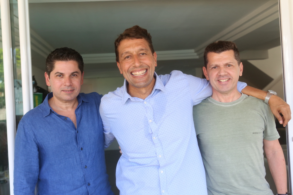 
				Pompeu Vasconselos Gony Arruda E Érick Vasconselos
				