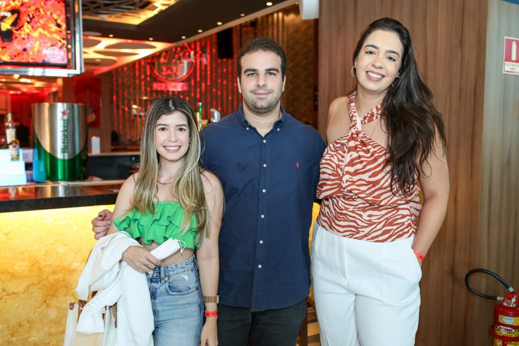 Priscila Menezes,paulo Salim E Raphaela Assunção
