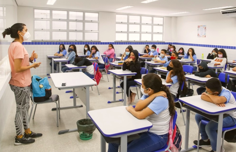 Sarto envia mensagem à CMFor criando o programa ‘Professores sem fronteiras’